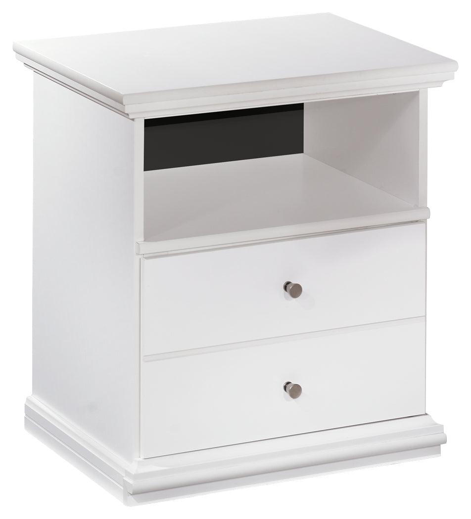 Bostwick Shoals White Panel Bedroom Set in bedroom setting