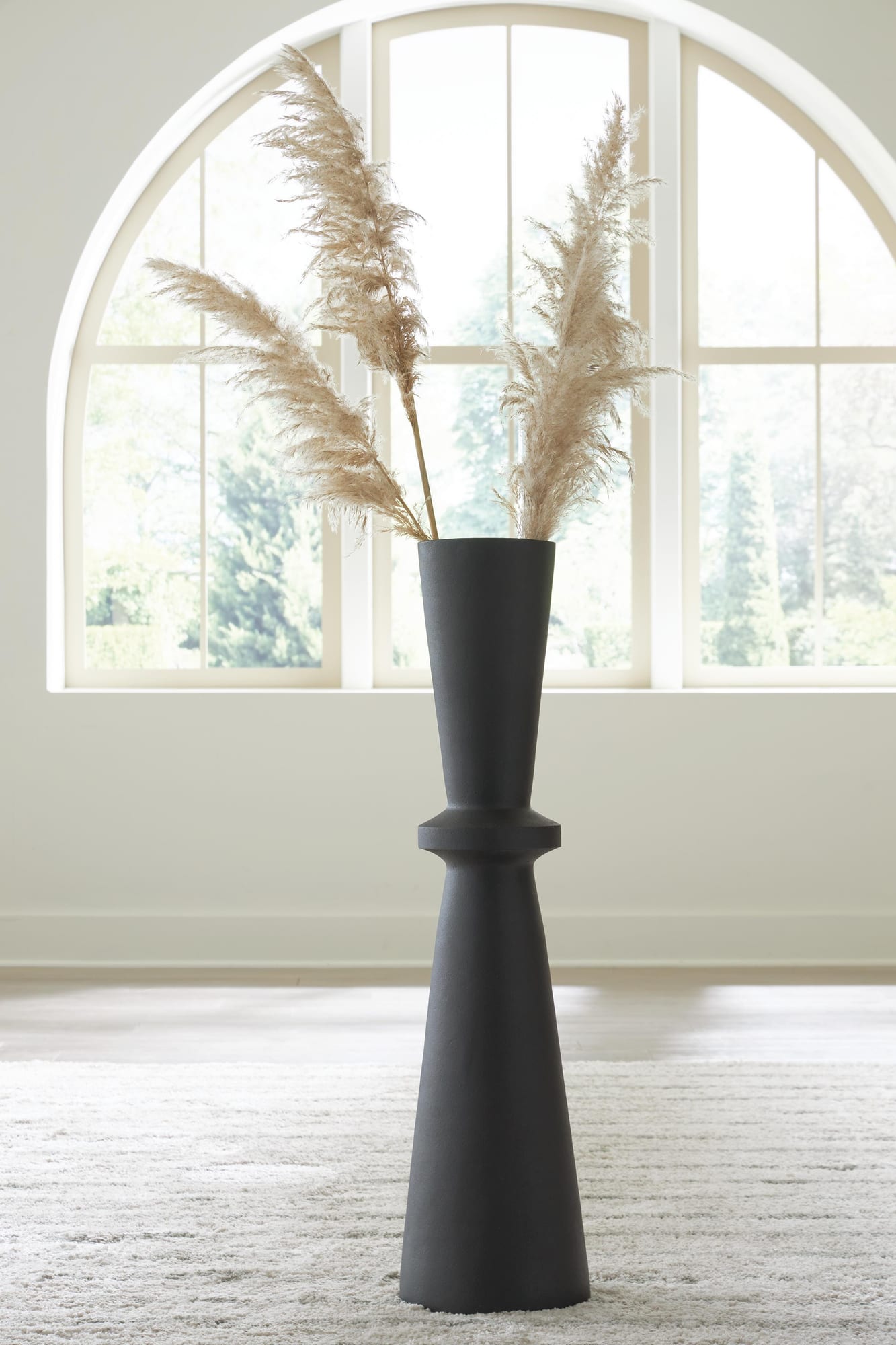 Collisten Black Vase from Decor Furniture