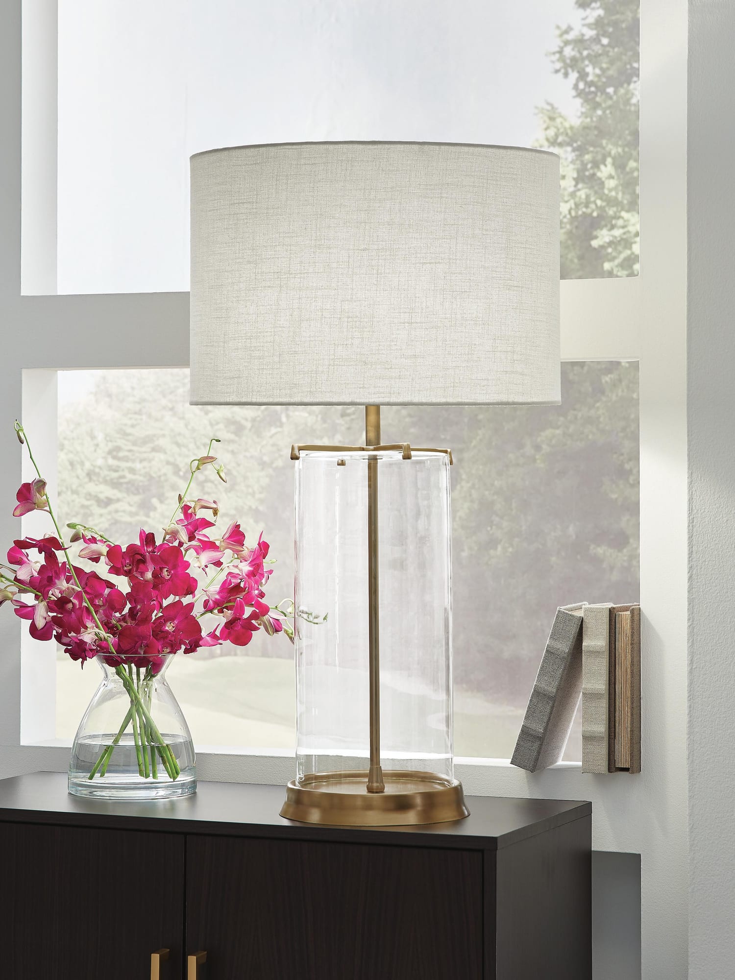 Gizeh Clear/Gold Finish Table Lamp from Decor Furniture