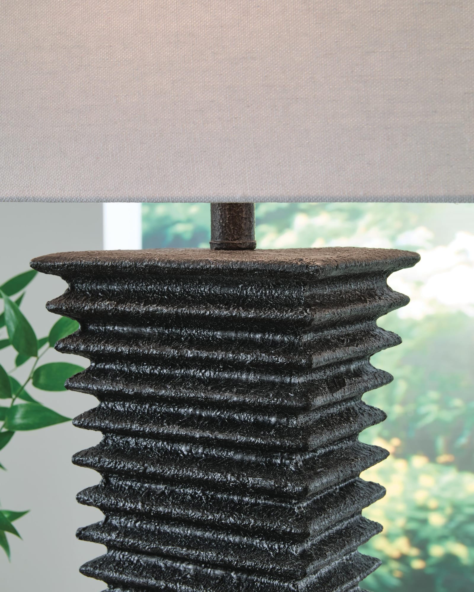 Golzar Black Table Lamp detail view