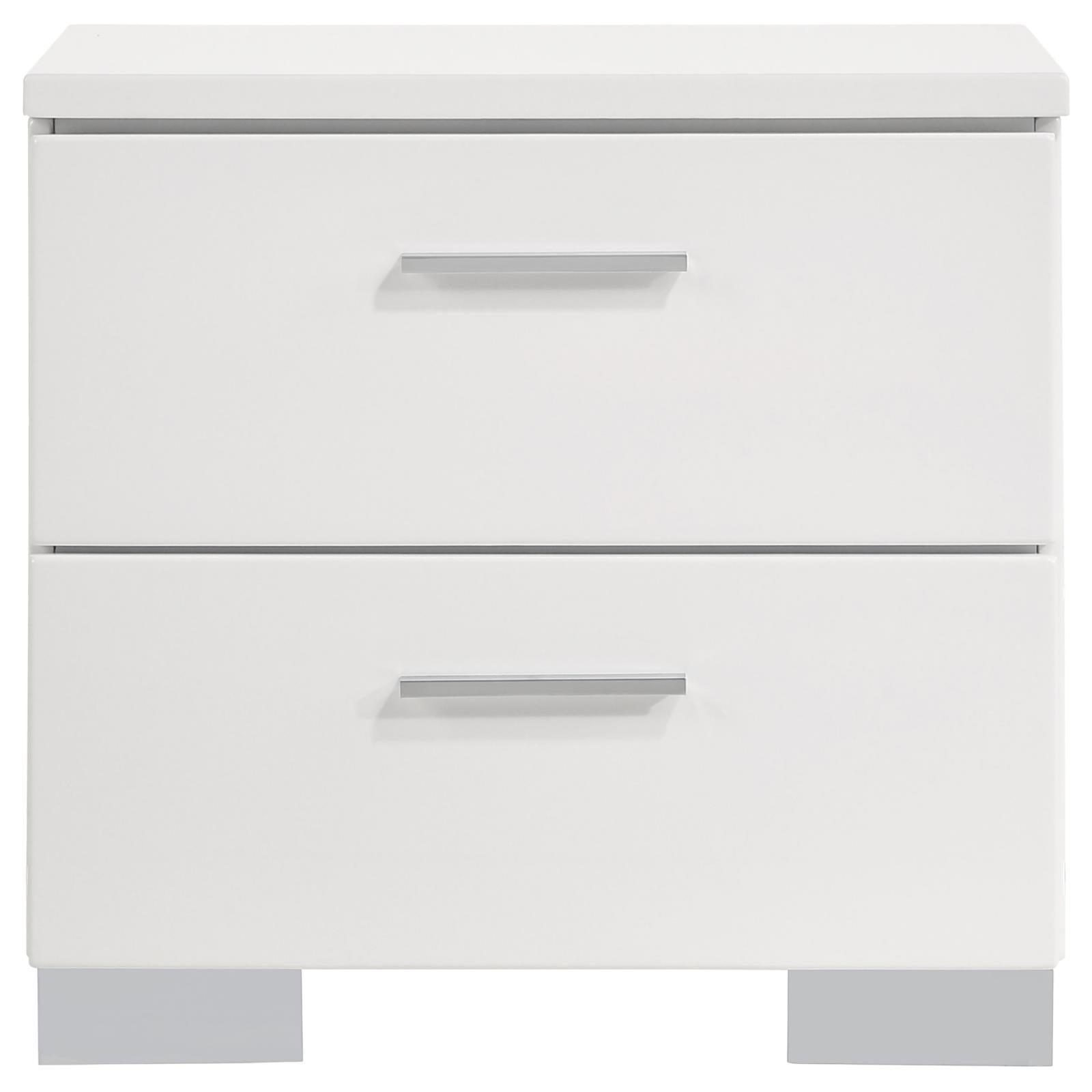 Chest with five drawers and modern chrome handles