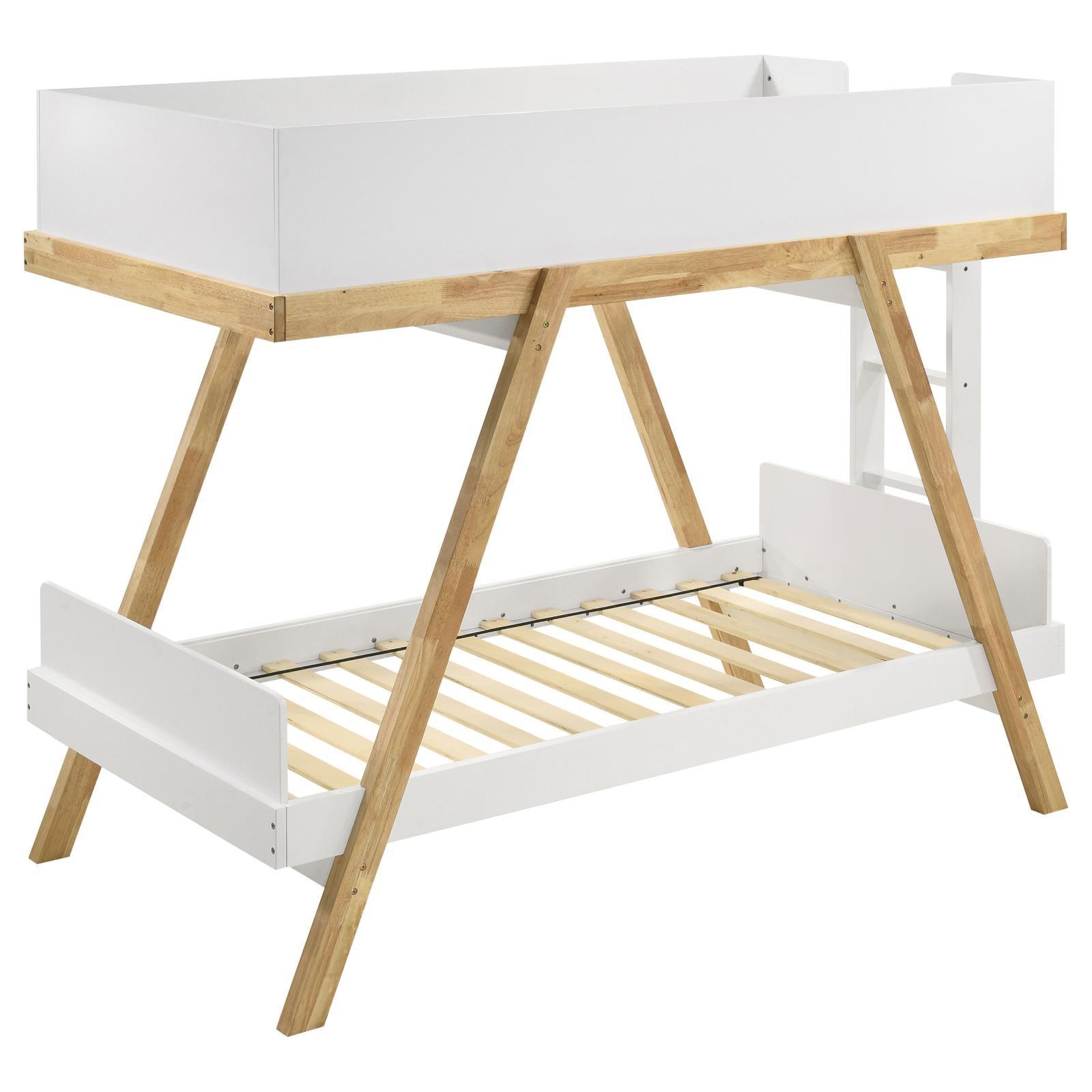 Footboard ladder attached at bunk bed foot