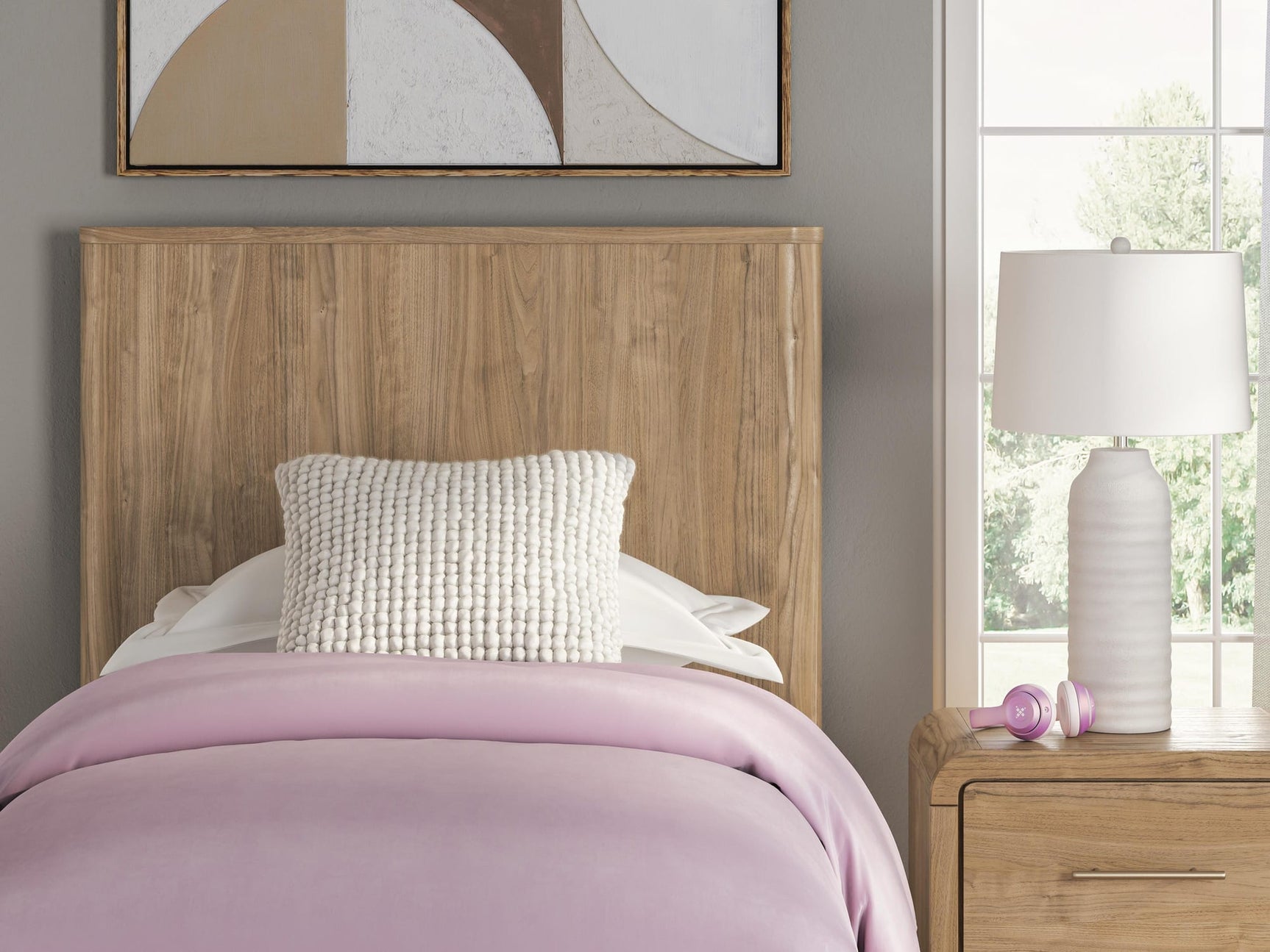 Gramburg Warm Natural Brown Twin Panel Platform Bed detail view