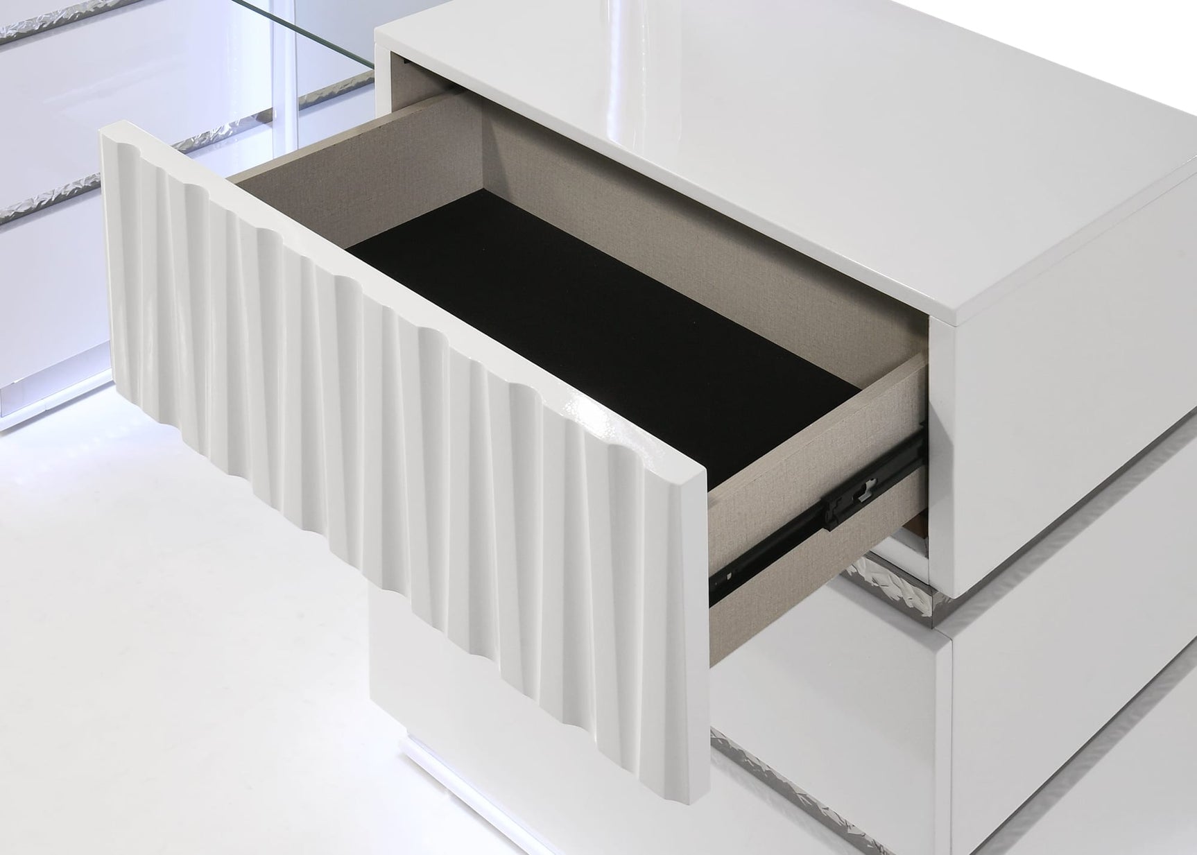 Lisbon White Contemporary Bedroom Set with Cool LED view 7