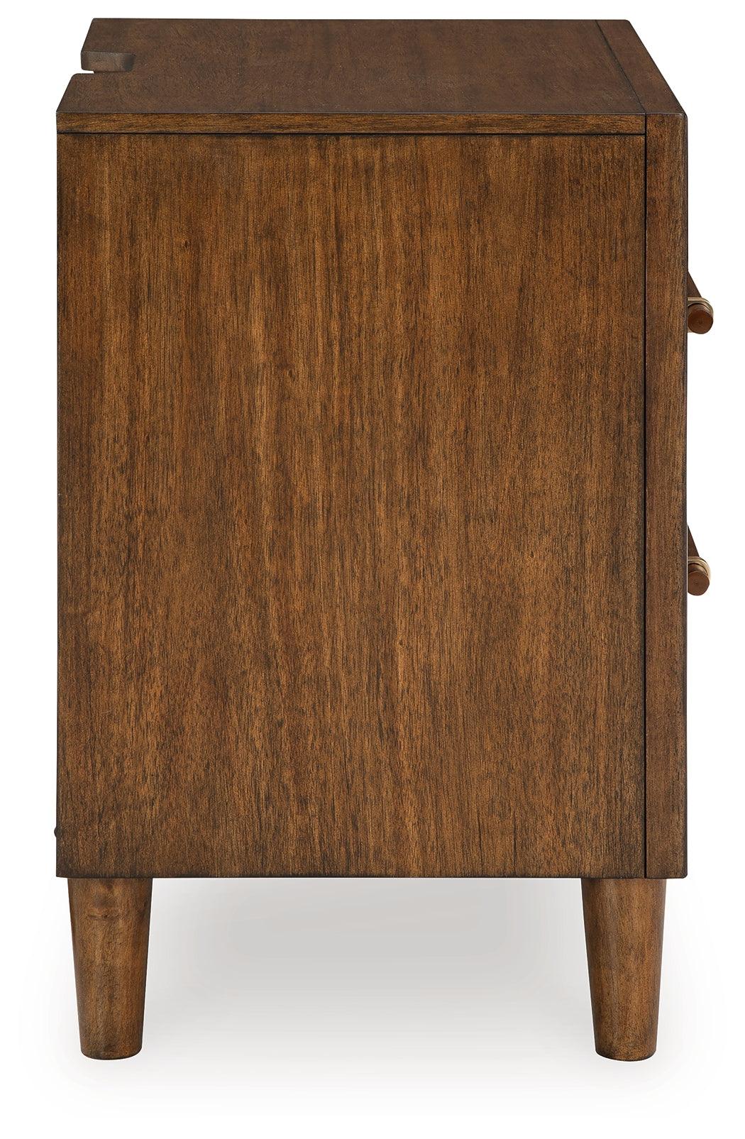 Lyncott Nightstand detail of tapered round legs