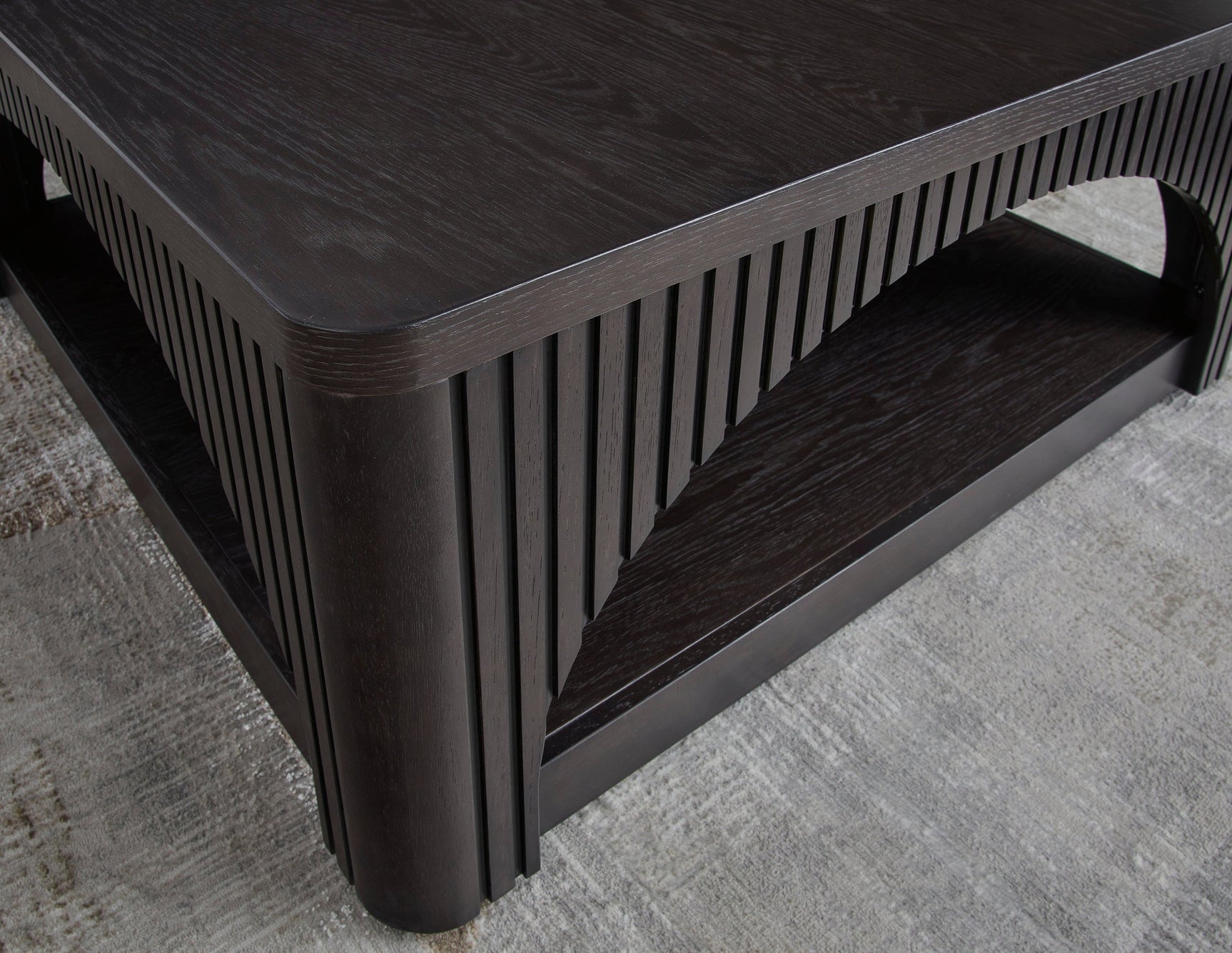 Yellink Cocktail Table detailed corner close-up