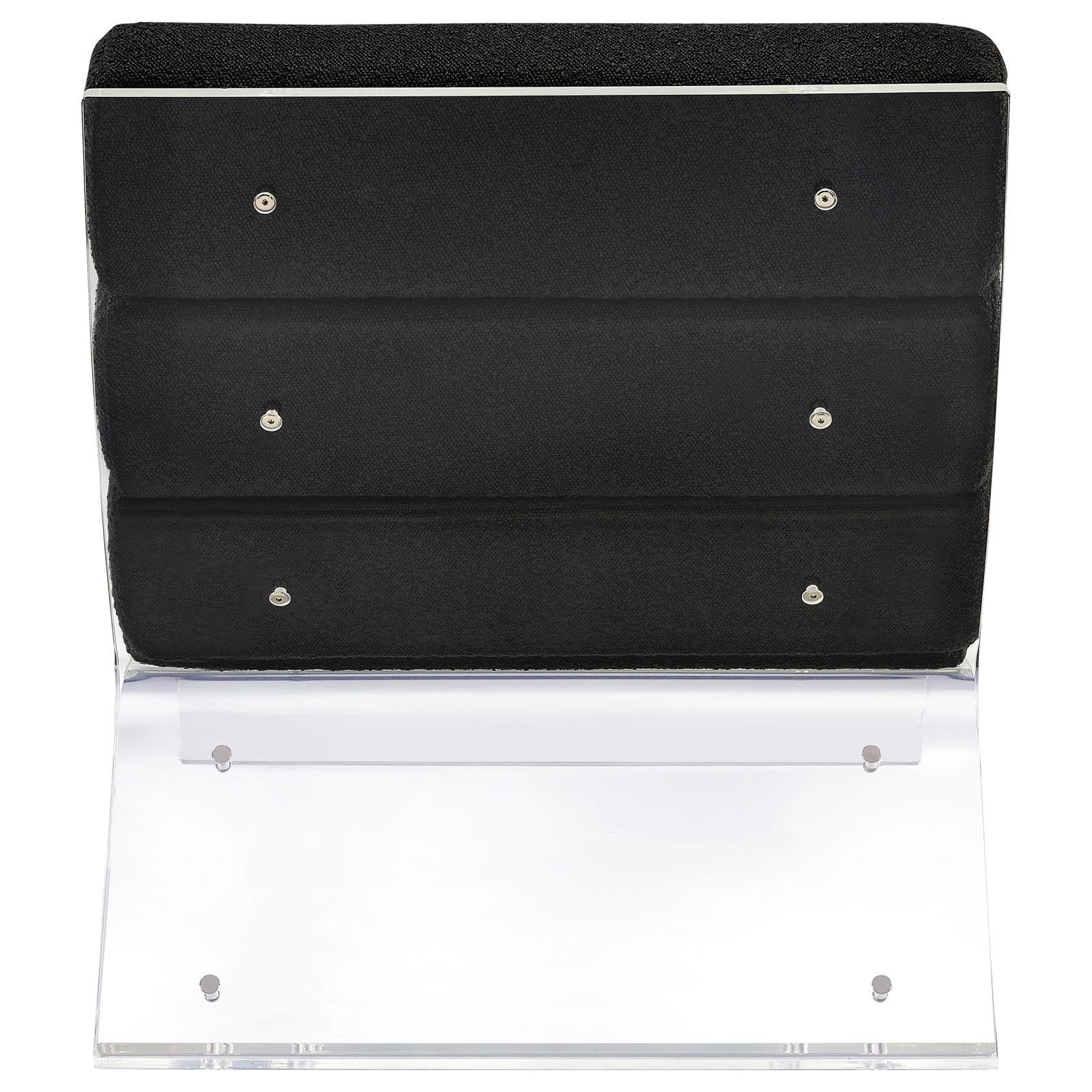 Serreta Boucle Chair showcasing plush seat cushion and foam padding