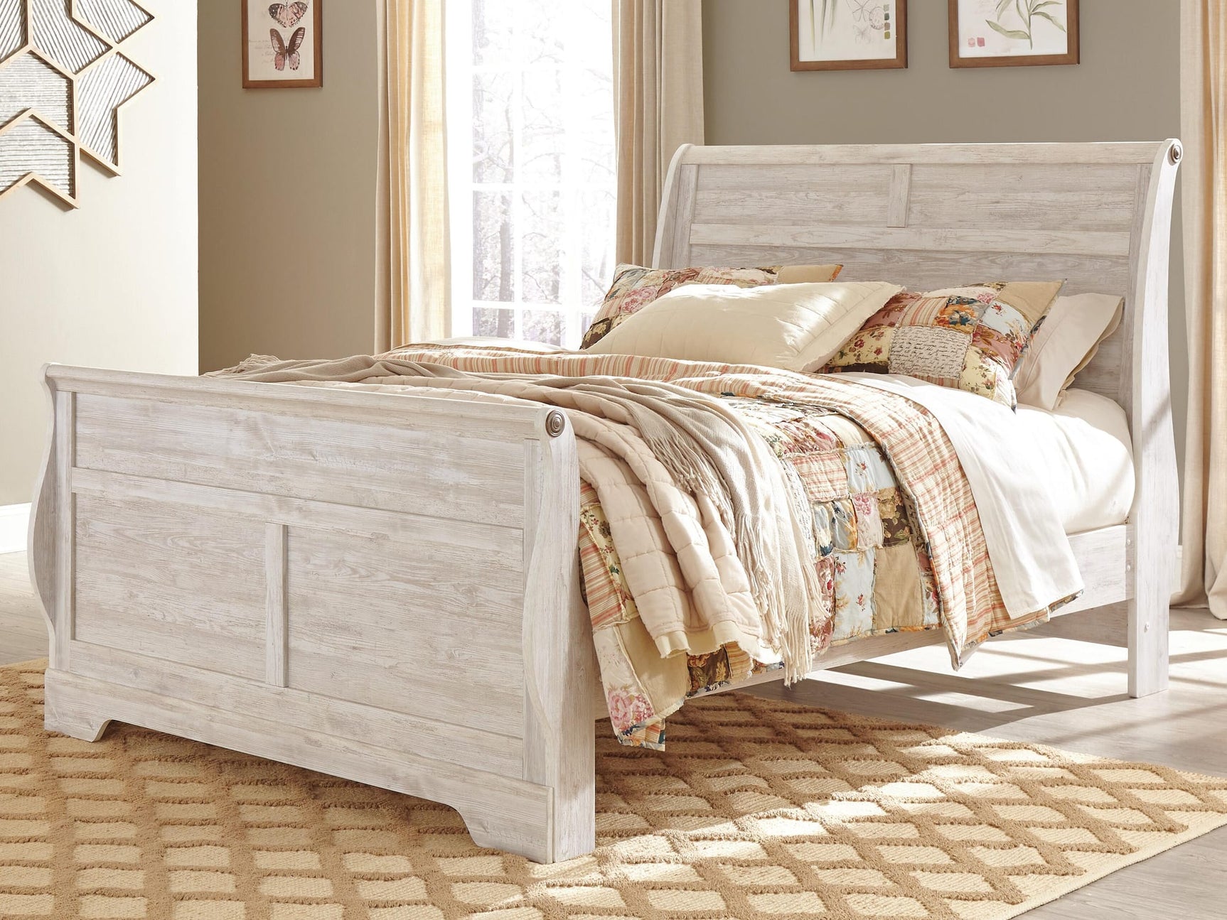 Willowton Whitewash Queen Sleigh Bed view 2