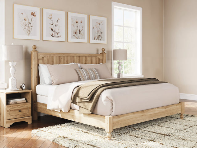 Aleaport Warm Brown King Panel Bed front view