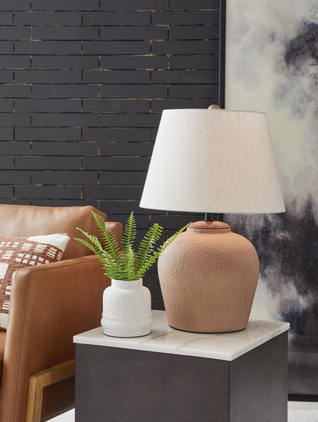 Scantor rust metal table lamp front view
