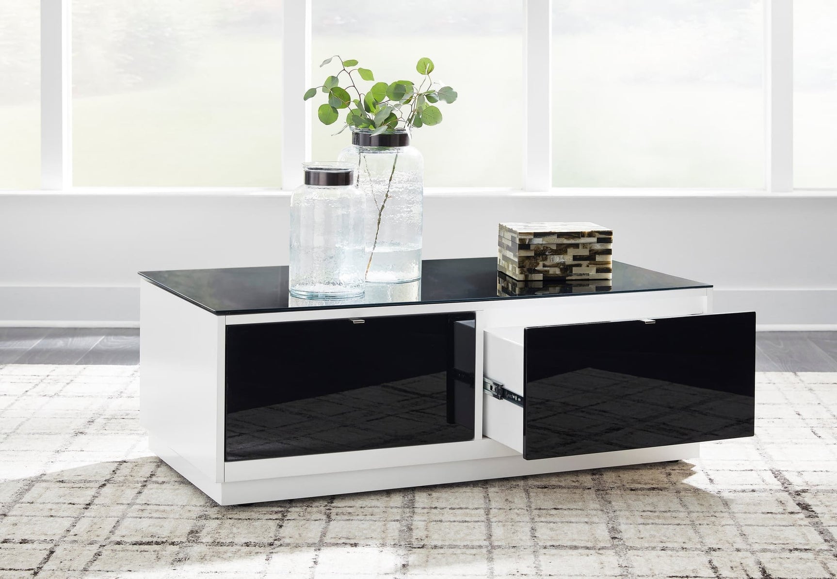 Gardoni Cocktail Table with black glass tabletop and white body