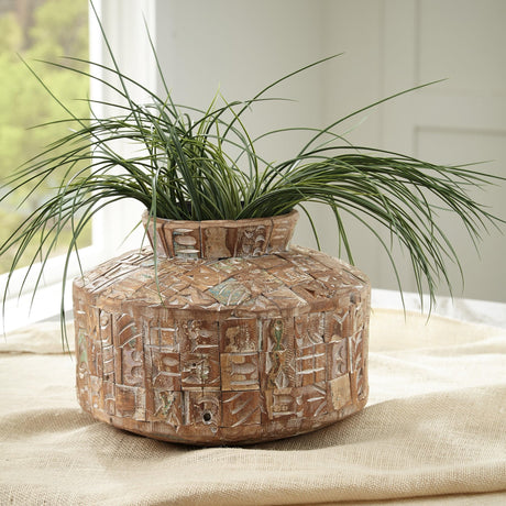 Meltland Natural Black Vase front angle