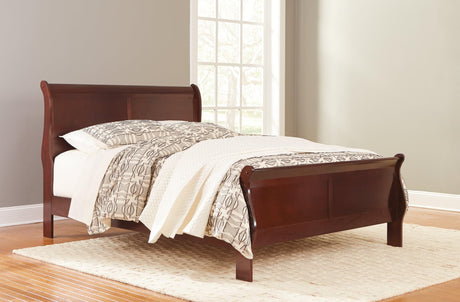 Alisdair Dark Brown Queen Sleigh Bed front view showcasing curved headboard and footboard
