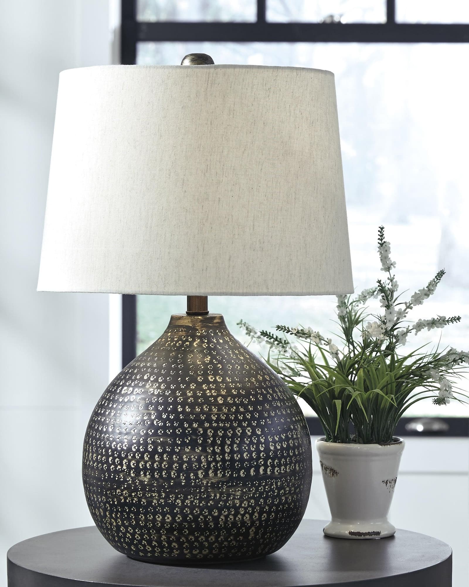 Maire black and gold metal table lamp front angle