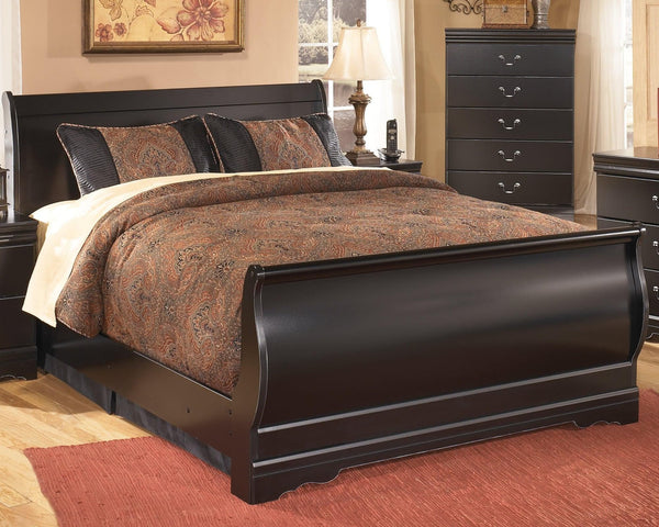 Huey Vineyard Black Full Sleigh Bed angled view