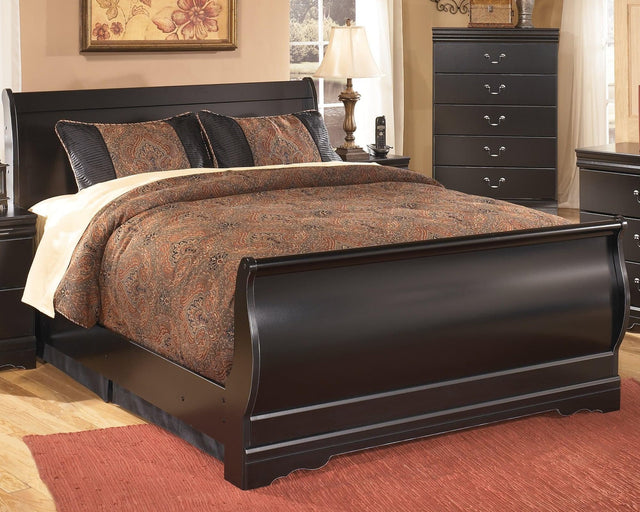 Huey Vineyard Black Full Sleigh Bed angled view