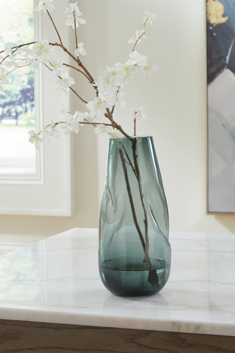 Beamund teal blue glass vase front view