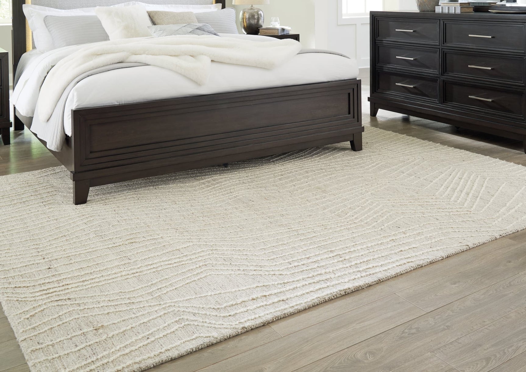 Varahill Gray Ivory Large Rug full front view