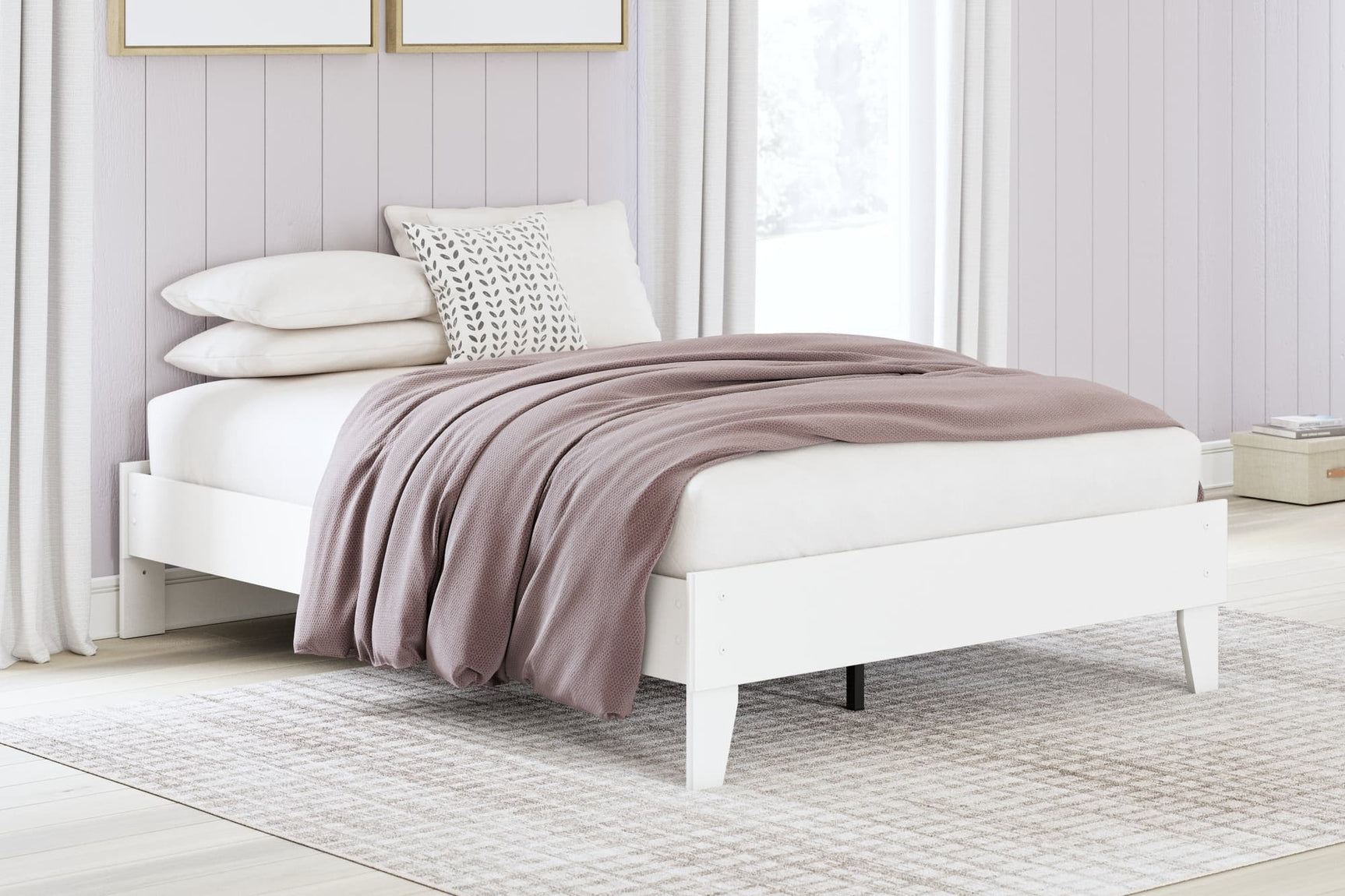 Hallityn Full White Platform Bed - angled side view