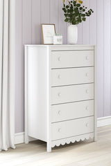 Hallityn White Chest of Drawers front view showing scalloped design