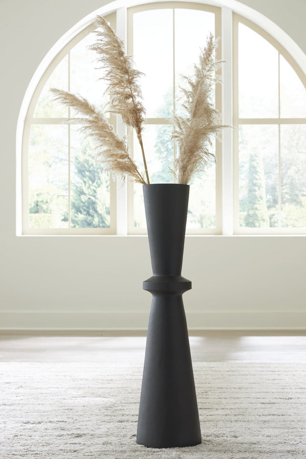 Collisten Black Vase front view