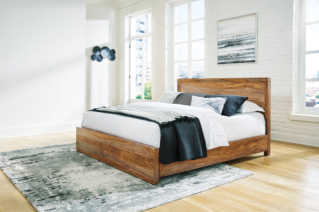 Dressonni Brown King Panel Bed front view