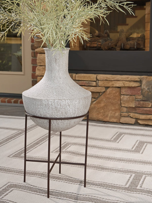 Estonbank Distressed Cream Vase front view