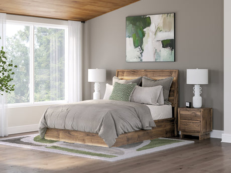 Chirason Brown Queen Panel Bed front angle view