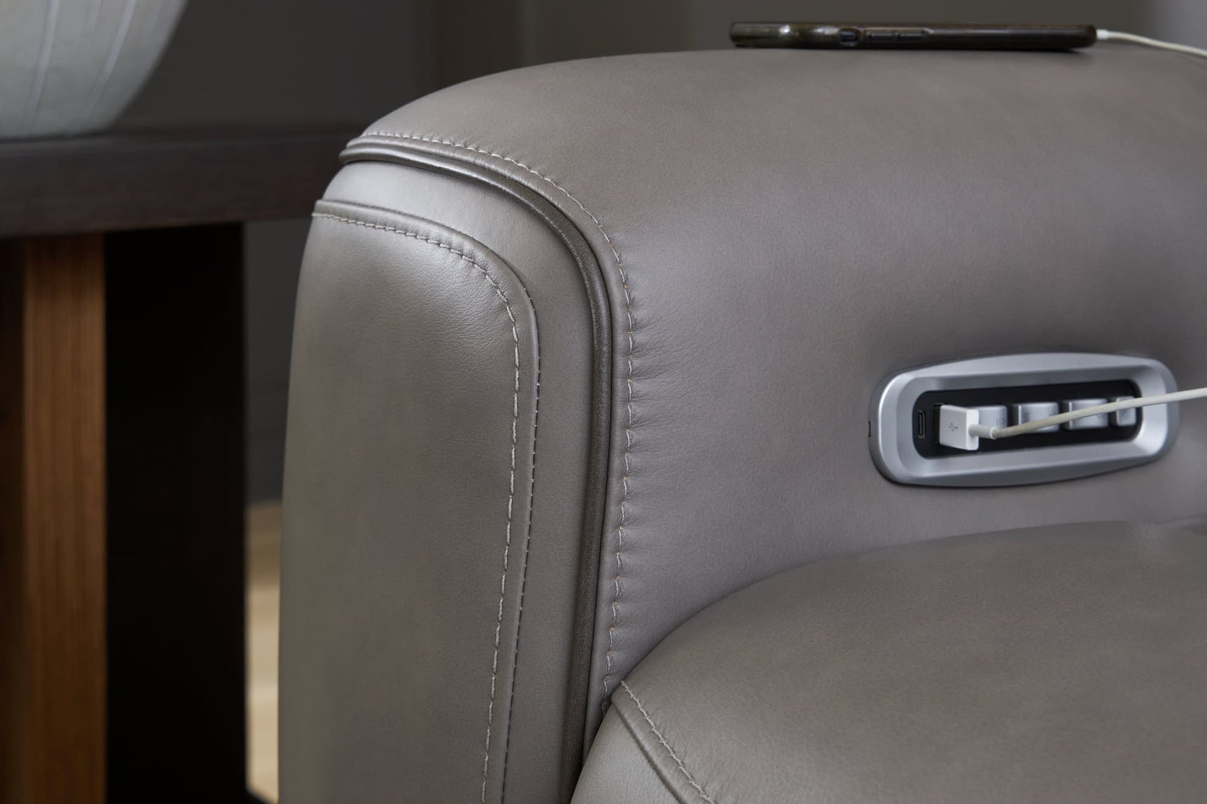 5Z-Comfort Coin power reclining sofa and loveseat set, front view