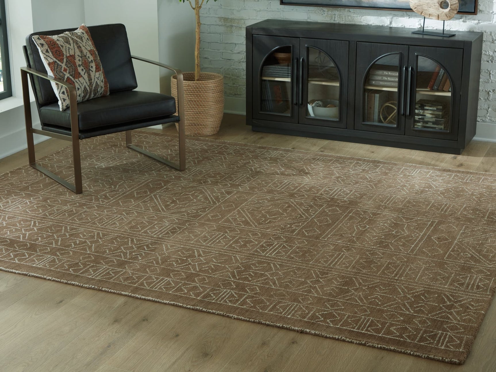 Merrittman Brown Ivory 7'8 x 10' area rug top view