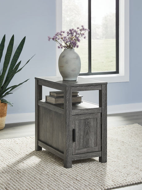 Fendenmore Brown/Gray Chairside End Table front view with closed storage