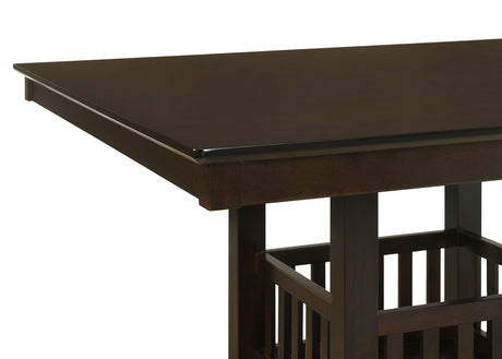 Dining set arrangement with natural light