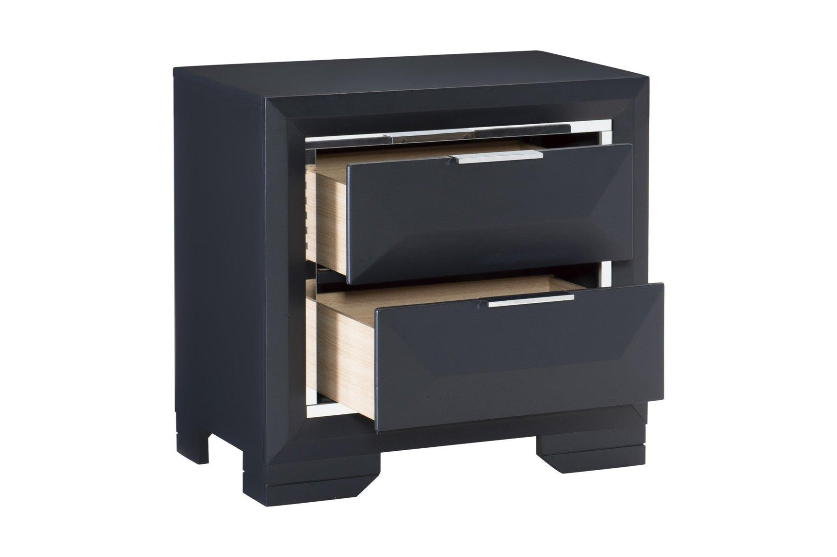 Mirror reflecting bedroom set details