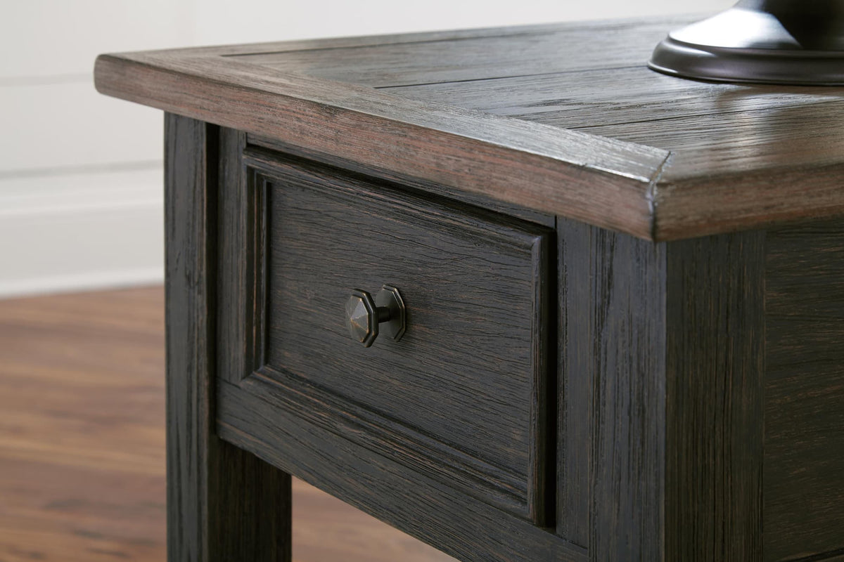 Tyler Grayish Brown/Black Coffee Table with 2 End Tables — detail view