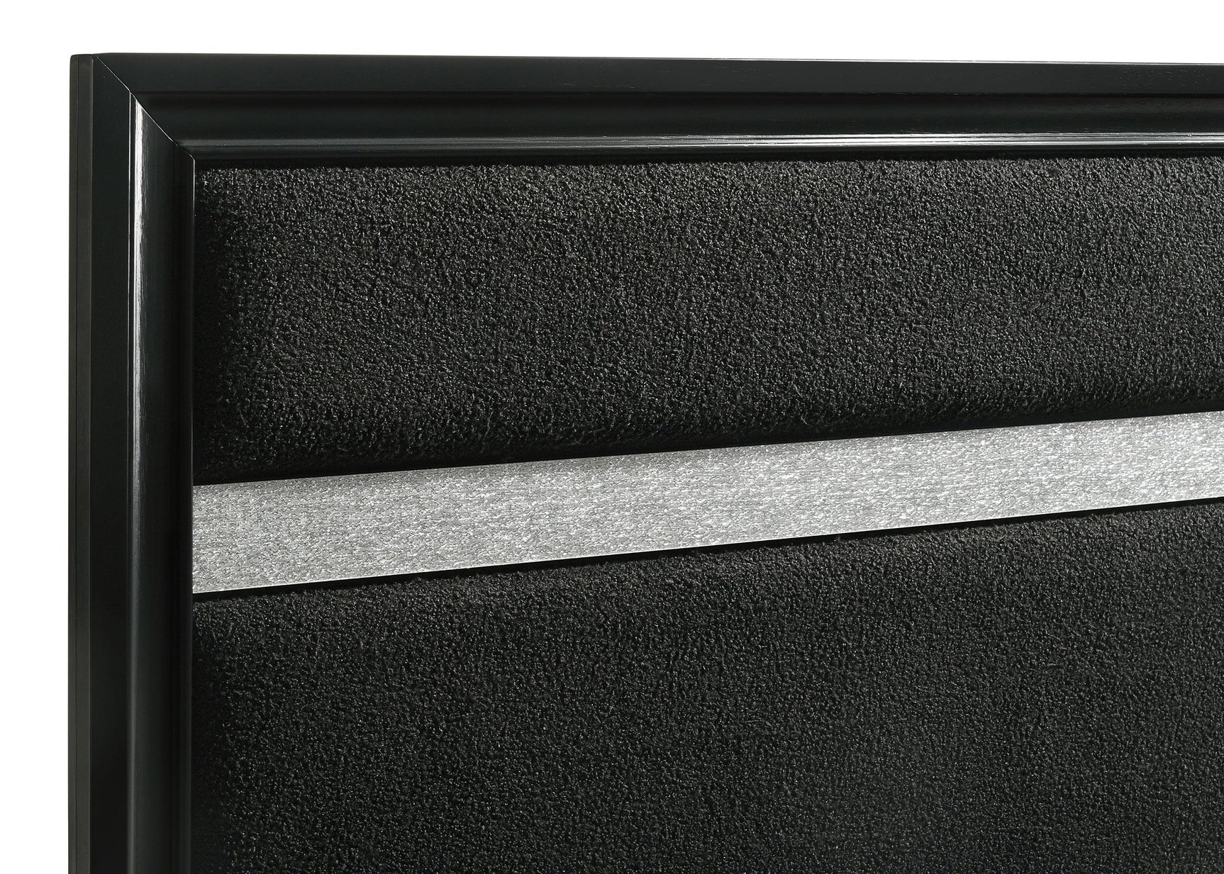 Queen bed thick side rail and bracket feet detail