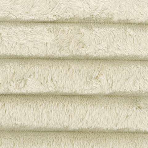 seat depth detail of Lindyn Ivory sectional sofa