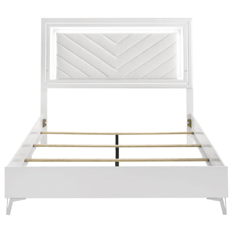 Chrome-finished legs of Cassia Queen LED bed