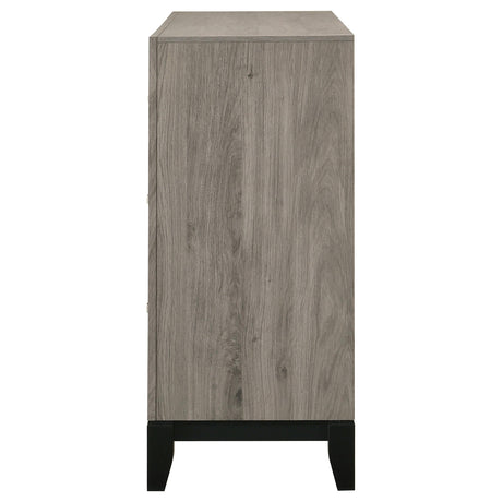 Groove detail on drawer fronts