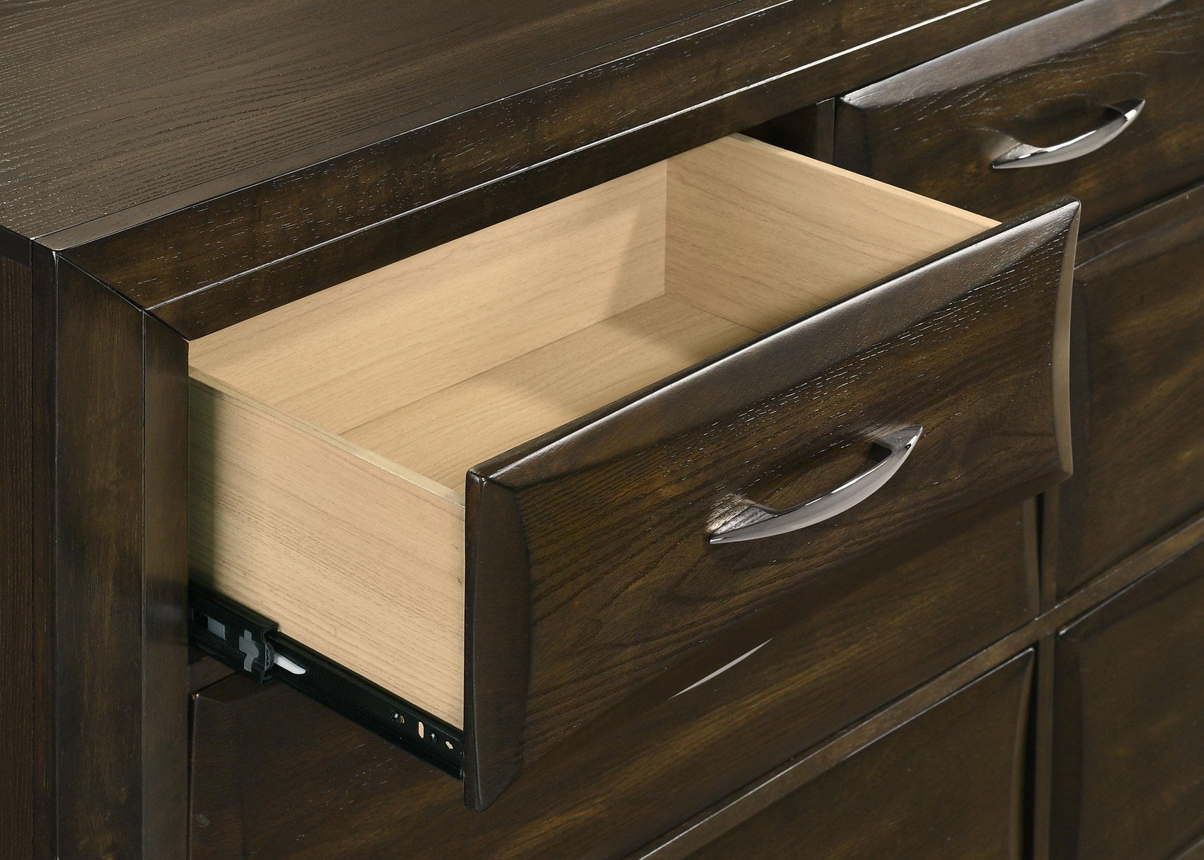 Drawer glide mechanism close-up