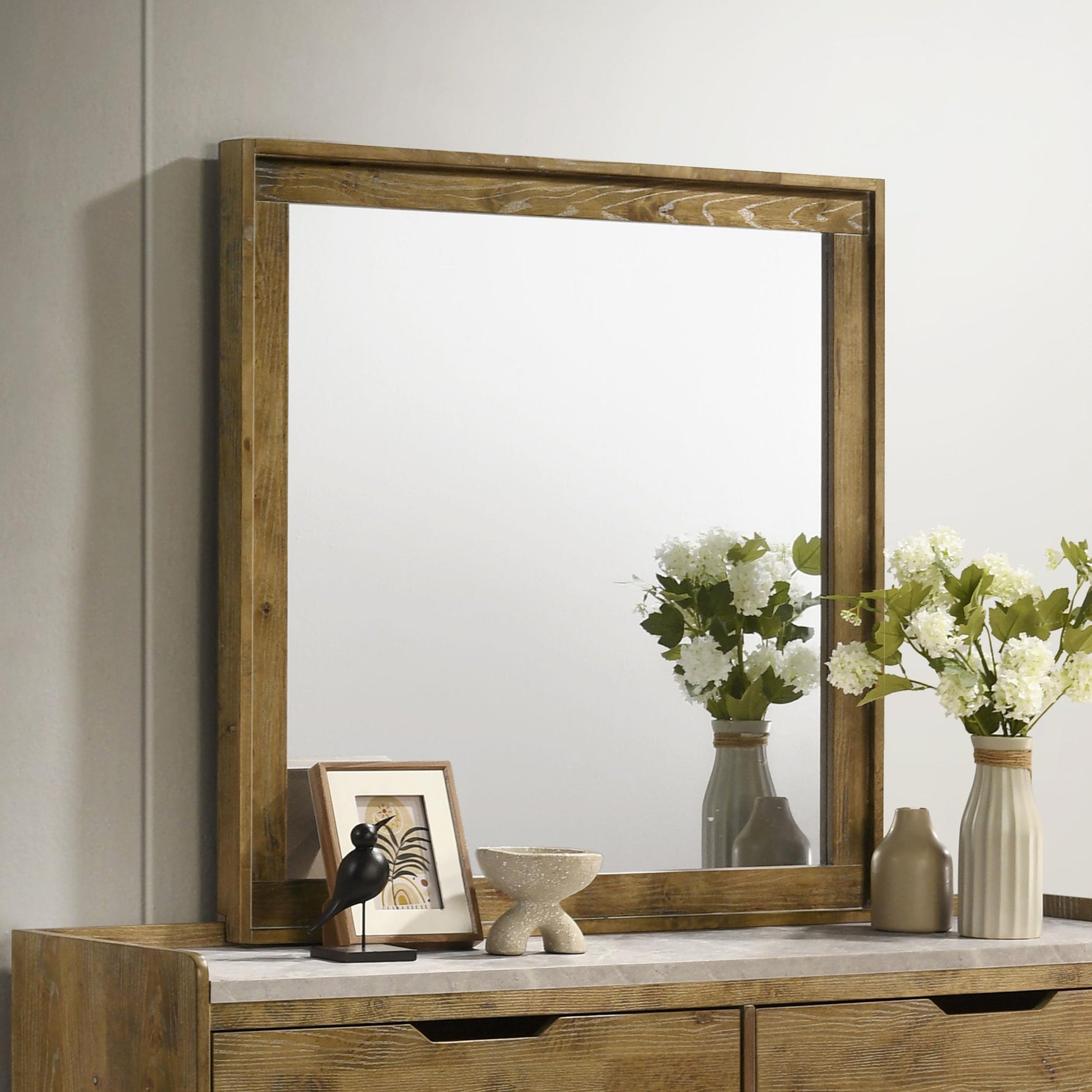 Henderson dresser mirror side angle showing thickness