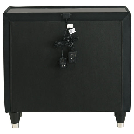Solid rubberwood legs supporting nightstand
