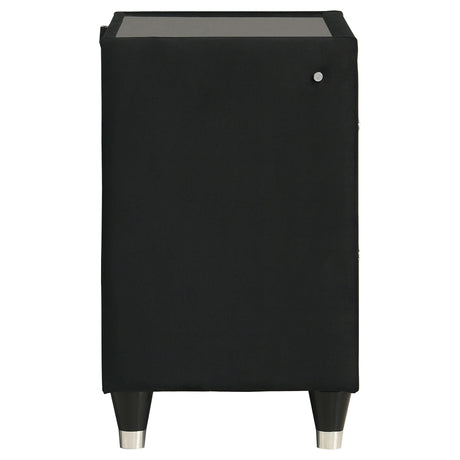 Drawer interior with black felt lining in top drawer