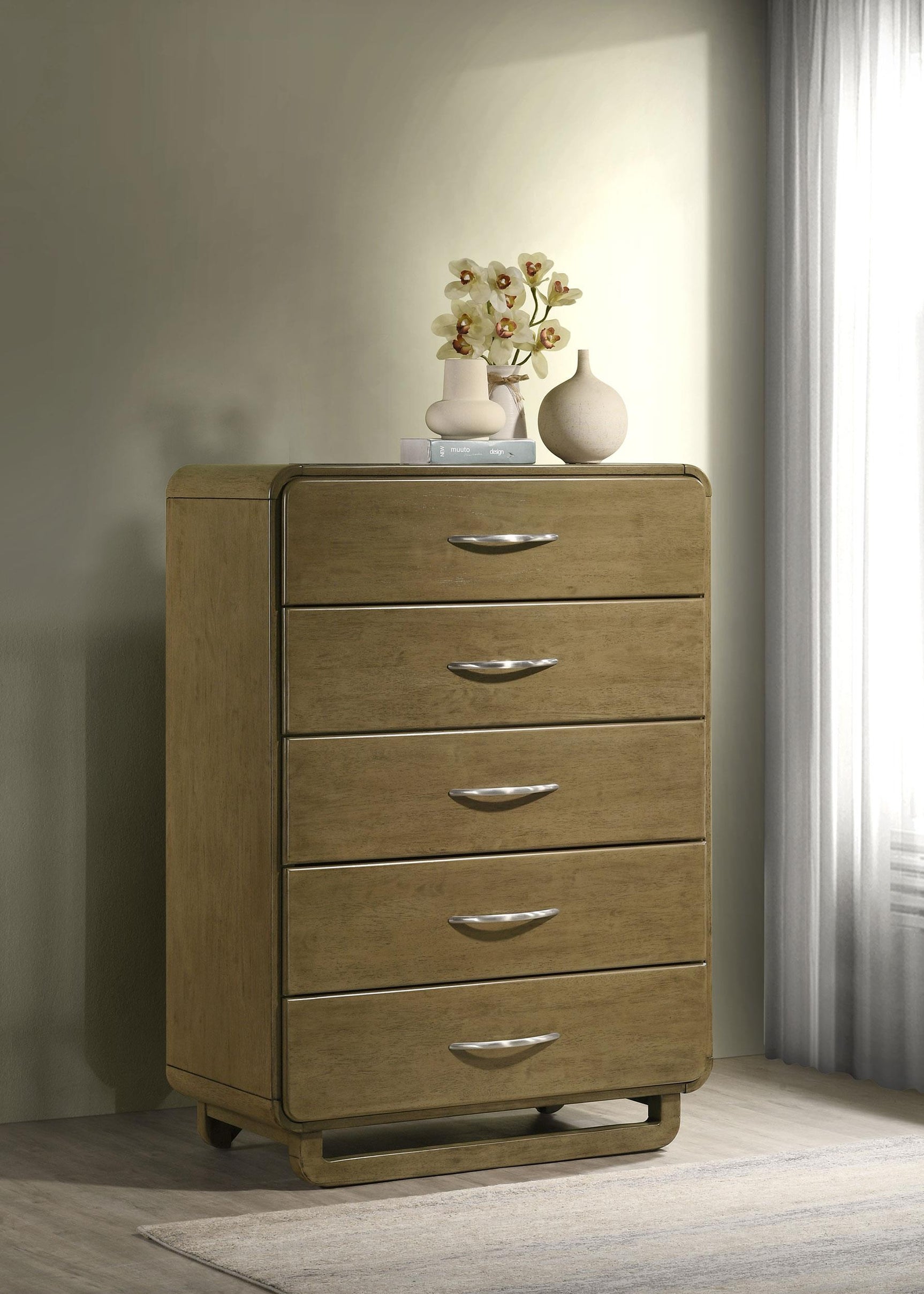 Amsbury chest side angle