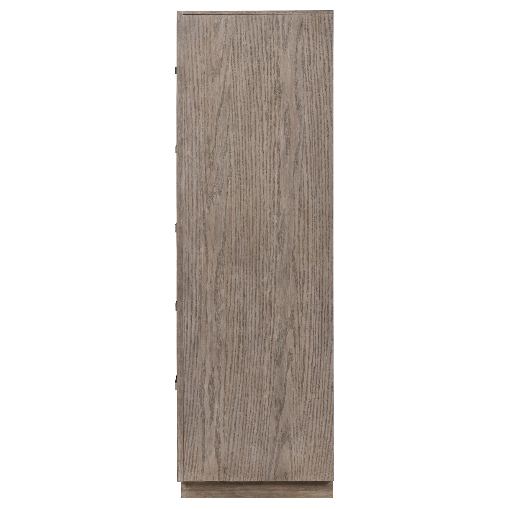 Recessed base design of Kenora chest