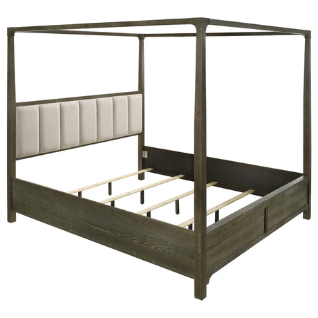 Queen four poster bed side view