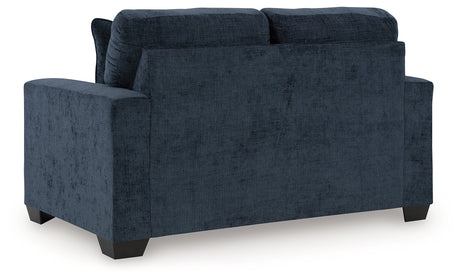 Close-up of Aviemore loveseat accent pillow