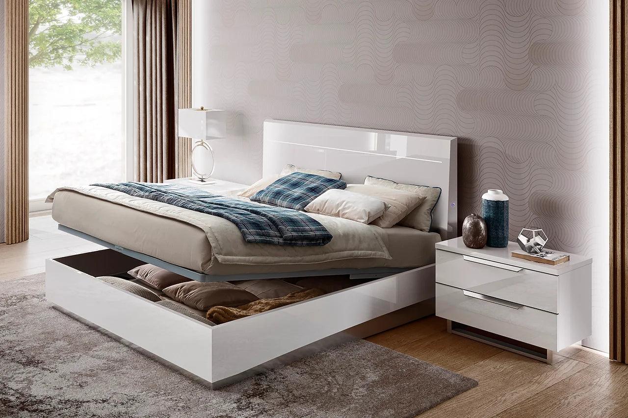 Kimera White Bedroom Set bed footboard detail