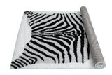 Comfy Shag Black and White 5x7 area rug corner view