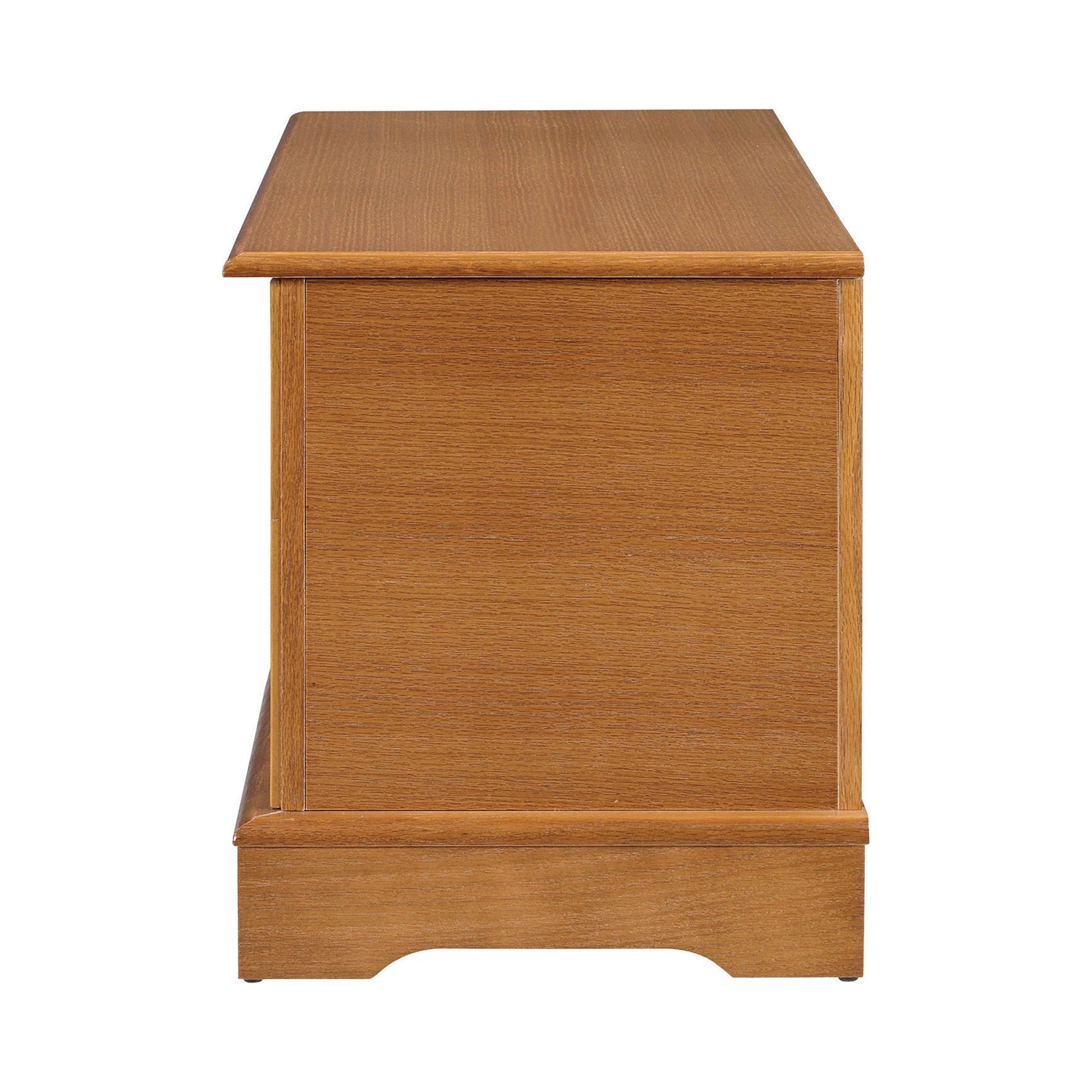 Detail of locking lid on Paula cedar chest honey finish