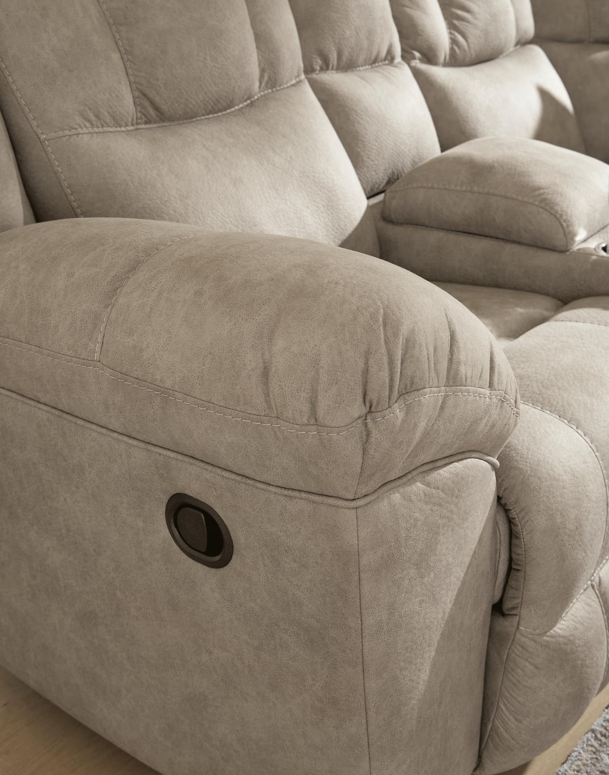 Pearce-Pike Birch 3-Piece Reclining Sectional — detail view